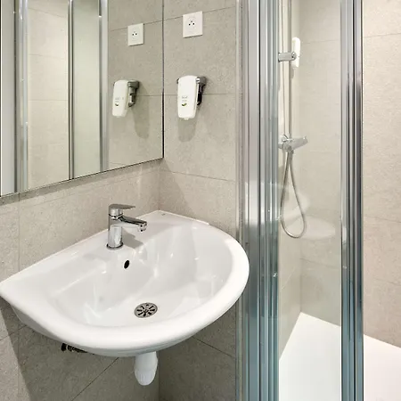 Hotelf1 Moulins Sud Hotel